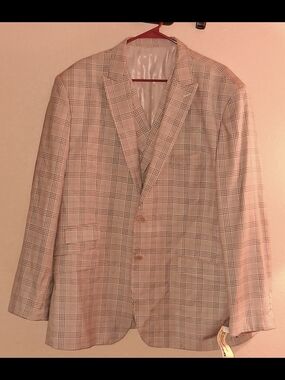 Lineage Men's Beige Plaid 3 Piece Suit size 50R